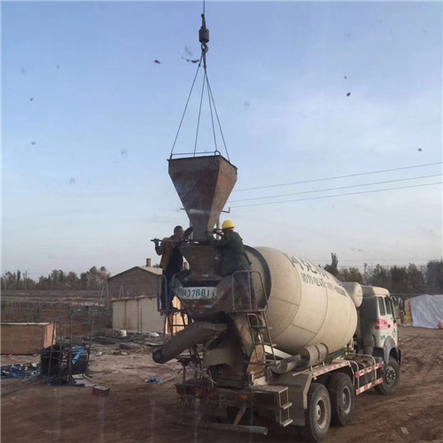 灵台县“精准瞄准”—— 吊车的 “定位导航” 技术