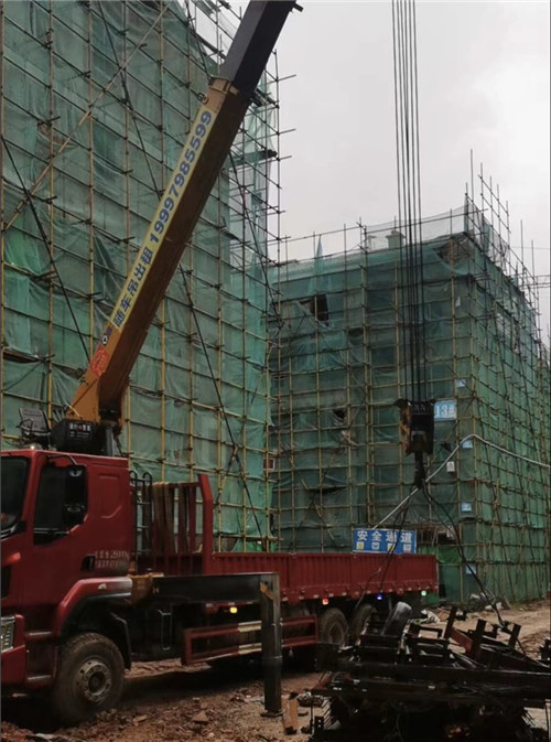 灵台县“慢工细活”—— 吊车的 “微动控制” 技术