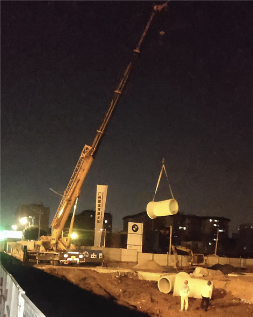 灵台县“弯臂矫正”—— 吊车的 “形变补偿” 技术